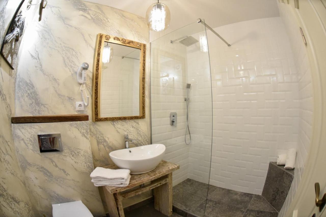 Appartamento Restauro Apartament Buzău Esterno foto